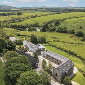 Tregulland Cottage and Barn - kate & tom's Large Holiday Homes