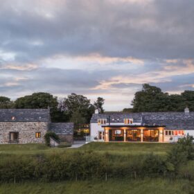 Tregulland Cottage and Barn - kate & tom's Large Holiday Homes