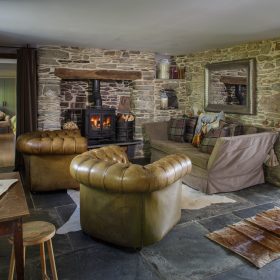  Tregulland Cottage and Barn - kate & tom's Large Holiday Homes