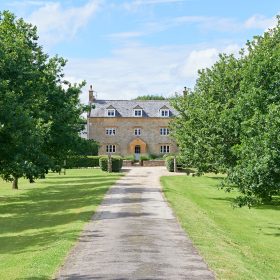 Wellacres House - kate & tom's Large Holiday Homes