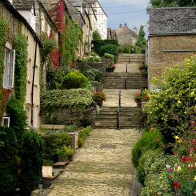 Ride, shoot, walk and enjoy this Cotswold idyll