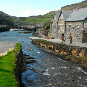  Tregulland Cottage and Barn - kate & tom's Large Holiday Homes