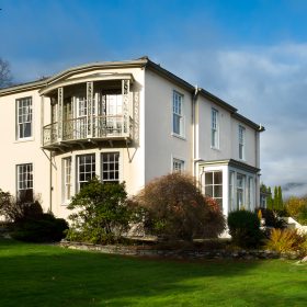 Derwentwater House - kate & tom's Large Holiday Homes