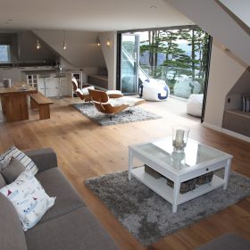  The Penthouse - kate & tom's Large Holiday Homes