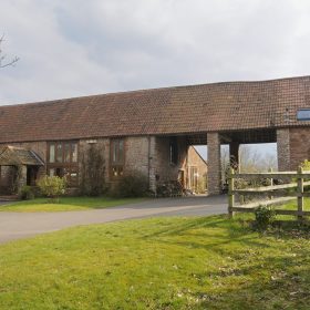 The Old Stone Barns - kate & tom's Large Holiday Homes