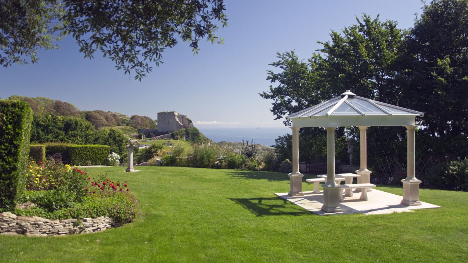  The Castle on the Coast - kate & tom's Large Holiday Homes