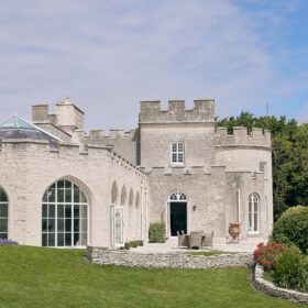 The Castle on the Coast - kate & tom's Large Holiday Homes