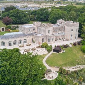 The Castle on the Coast - kate & tom's Large Holiday Homes