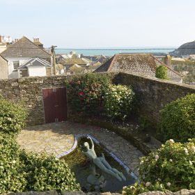 Penpol (Sleeps 6) - kate & tom's Large Holiday Homes