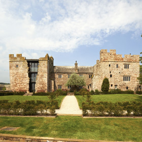  The Castle on the Coast - kate & tom's Large Holiday Homes