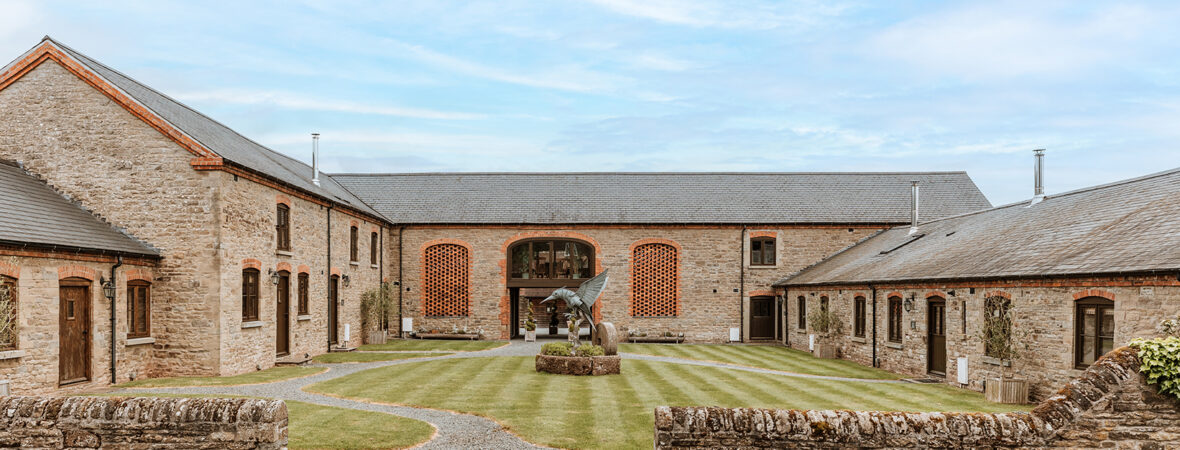 The Barns - kate & tom's Large Holiday Homes