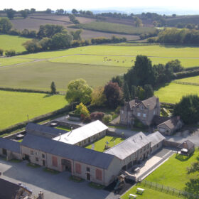 The Barns - kate & tom's Large Holiday Homes