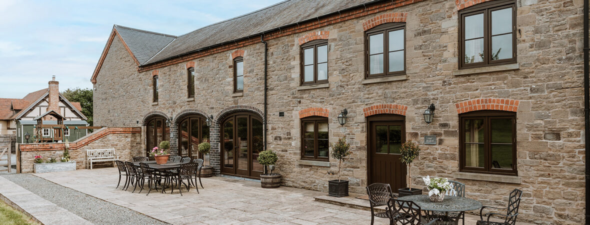 The Stables & Granary - kate & tom's Large Holiday Homes