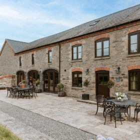 The Stables & Granary - kate & tom's Large Holiday Homes