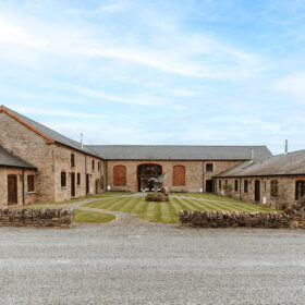 The Barns - kate & tom's Large Holiday Homes