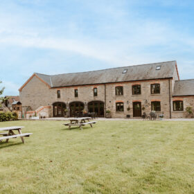 The Stables & Granary - kate & tom's Large Holiday Homes