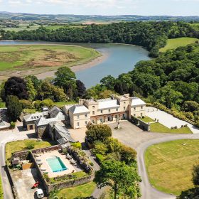 River View Castle - kate & tom's Large Holiday Homes