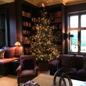  Ladyham Hall - kate & tom's Large Holiday Homes
