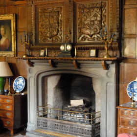 The Jacobean Hall - kate & tom's Large Holiday Homes