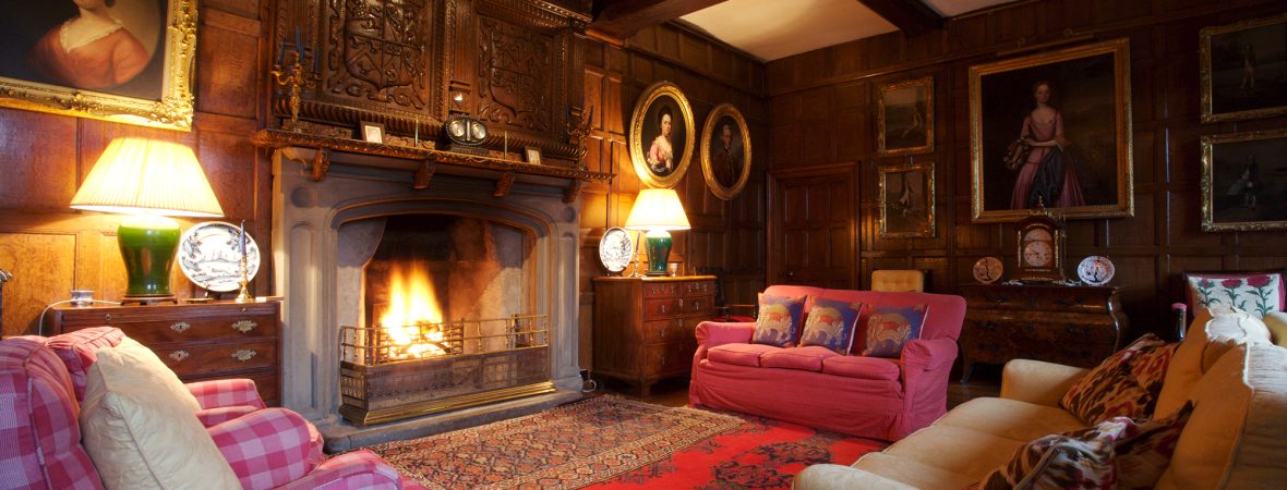 The Jacobean Hall - kate & tom's Large Holiday Homes