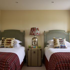  The Freeth - kate & tom's Large Holiday Homes