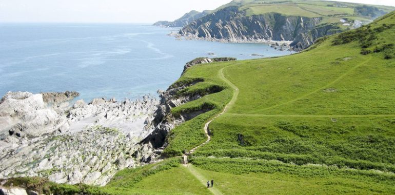 5 Stunning Walks in Cornwall - kate & tom's Large Holiday Homes