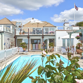 Ferring Beach Houses - kate & tom's Large Holiday Homes