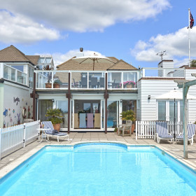 Ferring Beach Houses - kate & tom's Large Holiday Homes