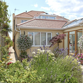 Ferring Beach Houses - kate & tom's Large Holiday Homes