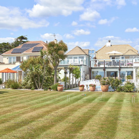 Ferring Beach Houses - kate & tom's Large Holiday Homes