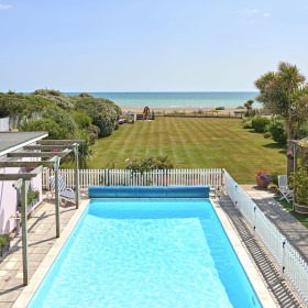 Ferring Beach Houses - kate & tom's Large Holiday Homes