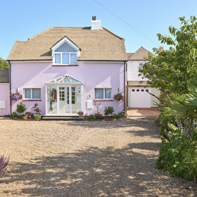 Ferring Beach Houses - kate & tom's Large Holiday Homes