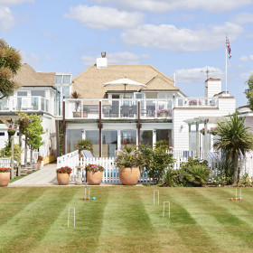 Ferring Beach Houses - kate & tom's Large Holiday Homes