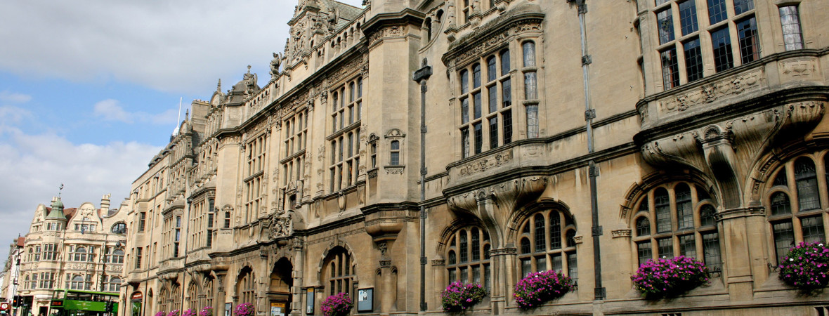 Oxford Town Hall - kate & tom's Large Holiday Homes