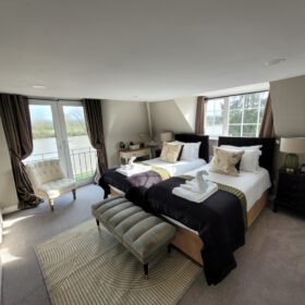 Severn Bank House - kate & tom's Large Holiday Homes