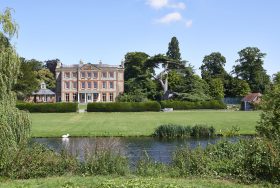 Learning From Stately Homes - Decorating Your Rooms - kate & tom's Large Holiday Homes