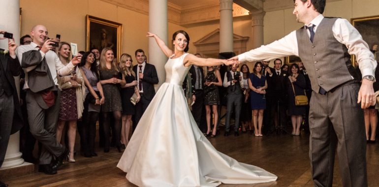 The Biggest Wedding Trends of 2015 - kate & tom's Large Holiday Homes