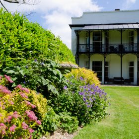 Taw Valley House - kate & tom's Large Holiday Homes