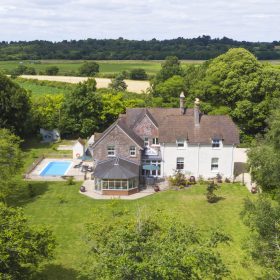  Holmegate House and Wing - kate & tom's Large Holiday Homes