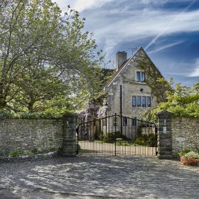 The House in The Shoe - kate & tom's Large Holiday Homes