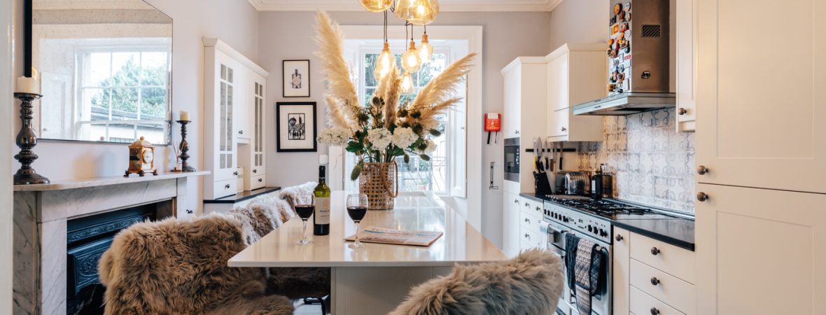 Charlotte Street Townhouse - kate & tom's Large Holiday Homes