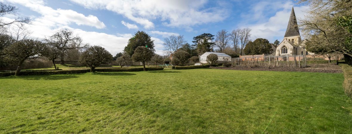 Chalkstream House - kate & tom's Large Holiday Homes