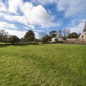 Chalkstream House - kate & tom's Large Holiday Homes