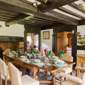  Acton Manor - kate & tom's Large Holiday Homes
