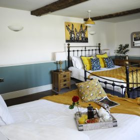 Lea Marston Farmhouse - kate & tom's Large Holiday Homes