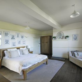 Lea Marston Farmhouse - kate & tom's Large Holiday Homes