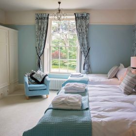 Beachley House - kate & tom's Large Holiday Homes