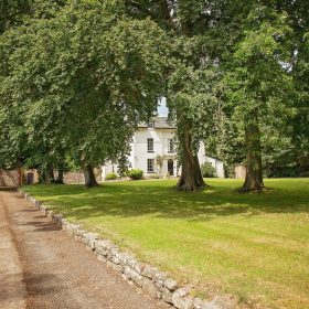 Beachley House - kate & tom's Large Holiday Homes