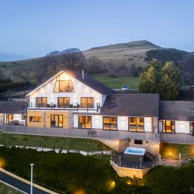 Clwyd Countryside Retreat - kate & tom's Large Holiday Homes