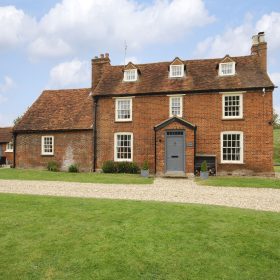 Bucks Farm - kate & tom's Large Holiday Homes